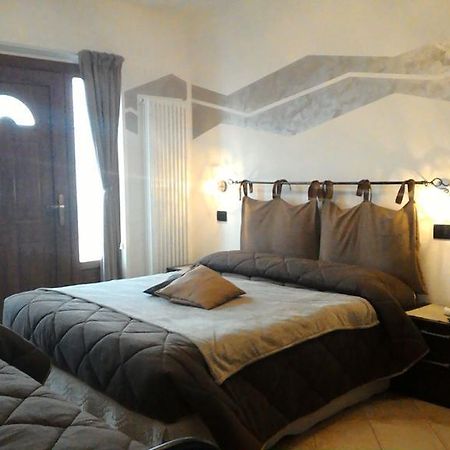 La Casa Del Grillo 1 Bed & Breakfast Aosta Phòng bức ảnh