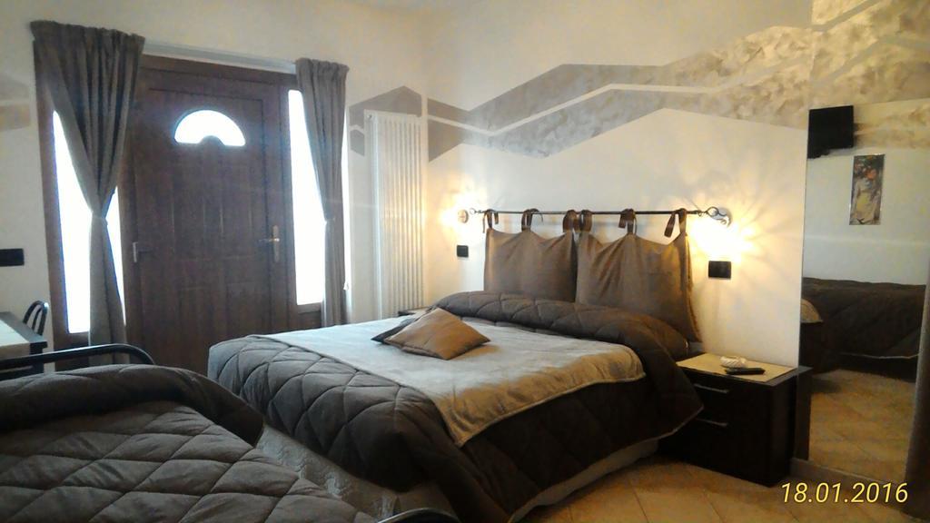 La Casa Del Grillo 1 Bed & Breakfast Aosta Phòng bức ảnh